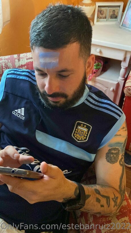 Estebanruiz2022 スター ヌード 画像