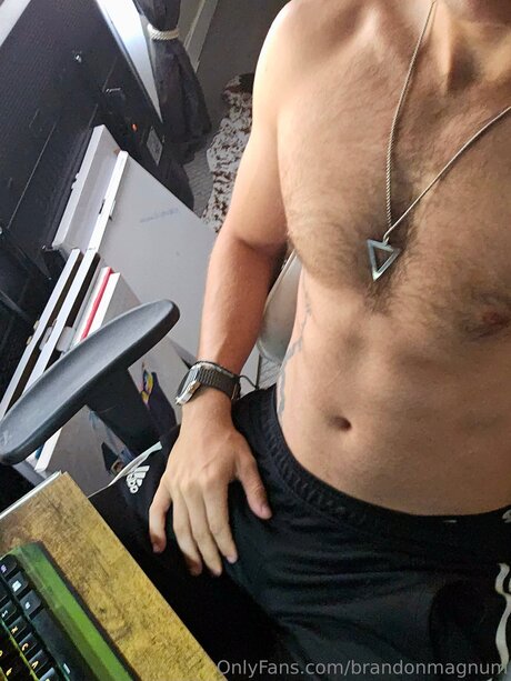 大きな黒い猫OnlyFans ポルノ 写真