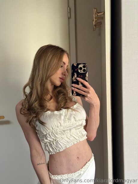 曲線美のティーンズOnlyFans 無料セクシー 写真