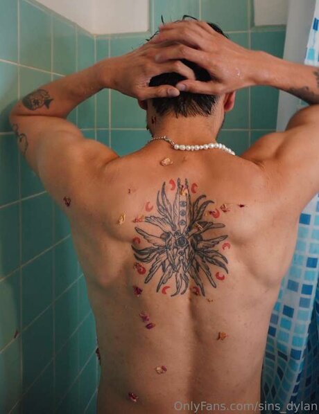 Sins Dylan ヌードのポルノスター 写真