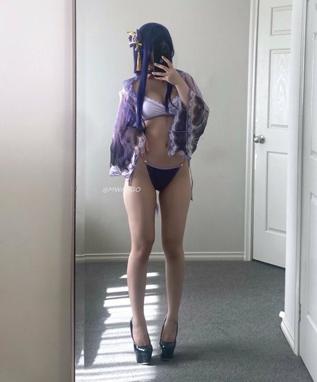 曲線美の熟女OnlyFans ホットヌード 画像