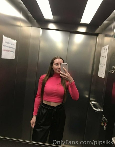 ブロンドヨガOnlyFans ホット 写真