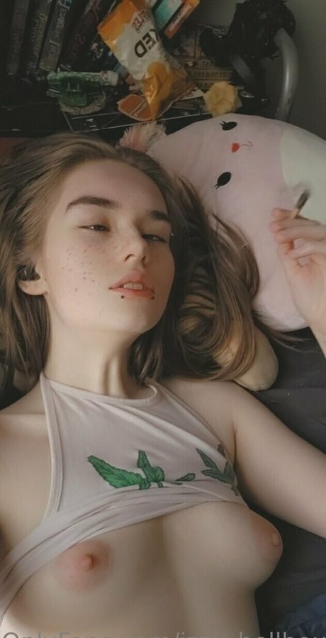 izzy hellbourne 無料スター 写真