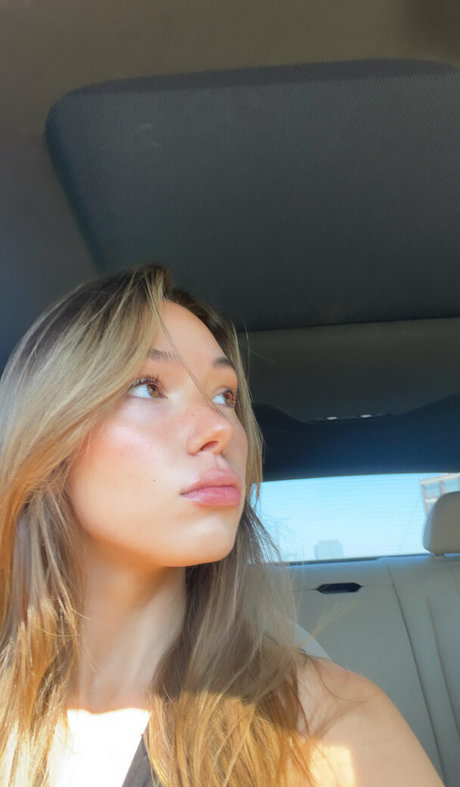 ルビーオンリーファン ヌード 写真