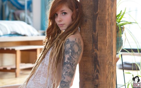 Fennek ポルノスター ヌード 写真