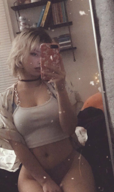 大きな白いチンポ OnlyFans 無料ヌード 写真