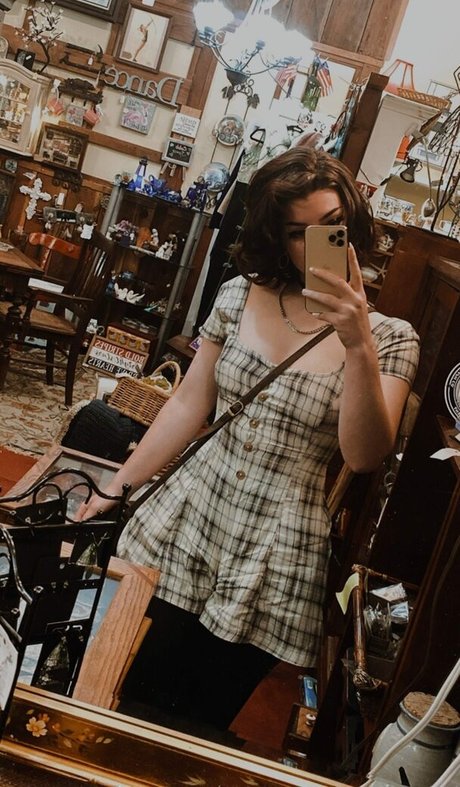 Ltlyata セクシーなポルノスター 写真