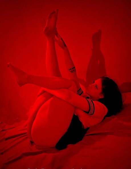 Helemconeme セクシーなポルノスター 写真