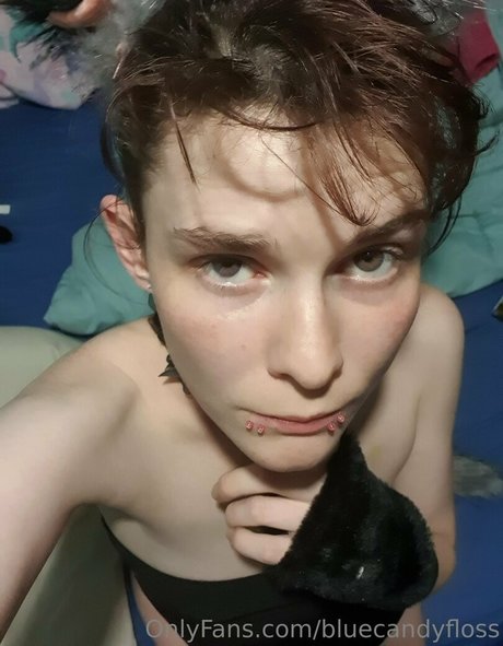 bluecandyfloss top profile image