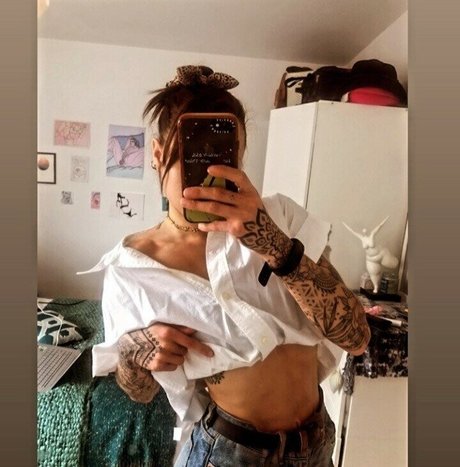 Lois Pacitto エロティック女優 画像