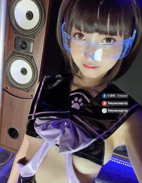 Twoyun トップポルノスター 写真