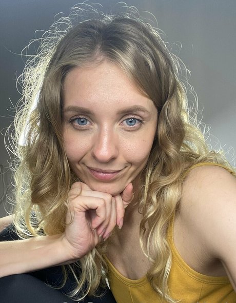 アジア人トゥインクOnlyFans 無料 画像