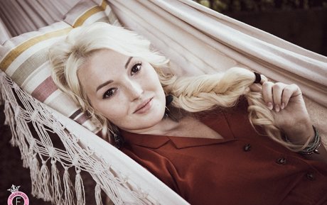 Lovita Fate 最高のスター 写真