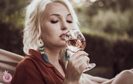 Lovita Fate 完璧なモデル 画像