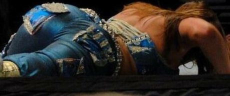 Mickie James 裸モデル 写真