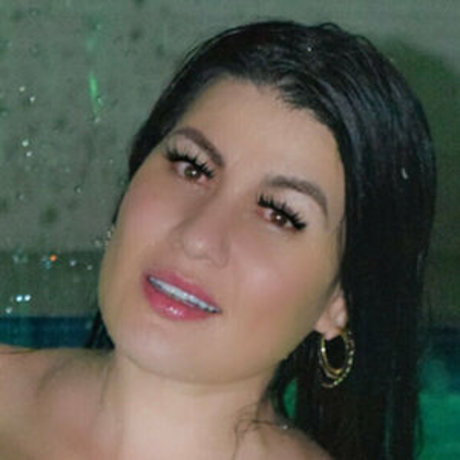 ティーンフィンガリングOnlyFans ヌード 画像