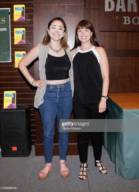 Allison Raskin 無料モデル 画像