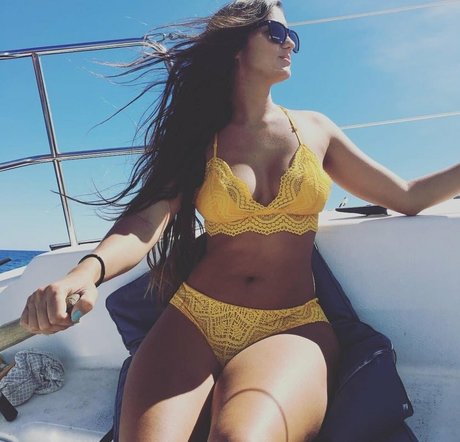 Ophelie Bau ポルノスター ヌード 画像