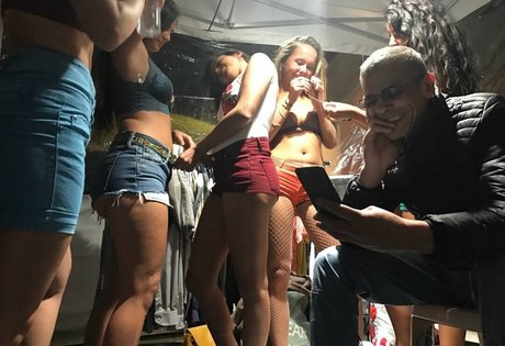 Ophelie Bau ホットなモデル ギャラリー