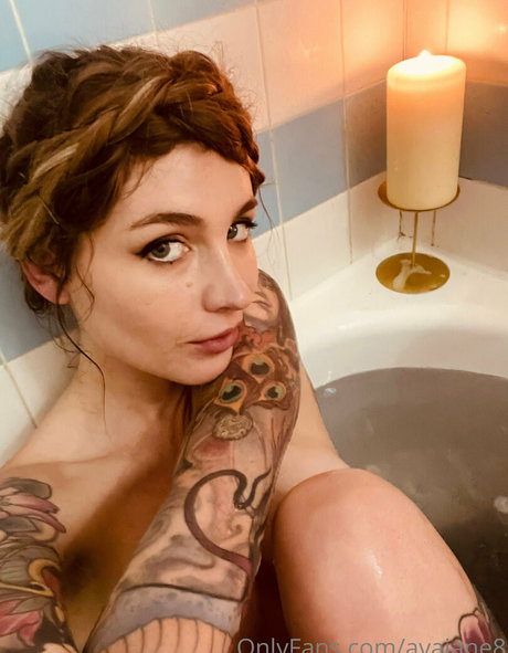 avajane8 美しいモデル 写真