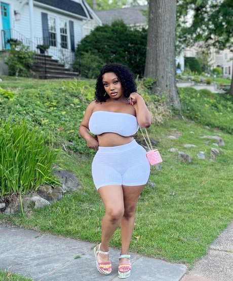 Chawanda Love 高品質のポルノスター 写真