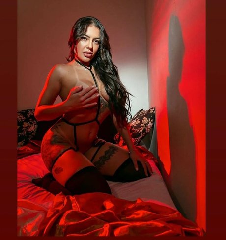 Thauany Faccini トップ女優 写真