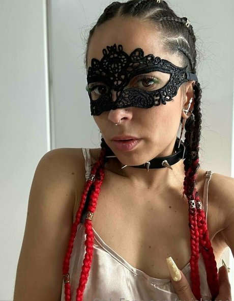 avislovee スター ヌード アーカイブ