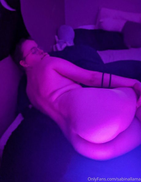 sabinallama ポルノスター ホット 写真