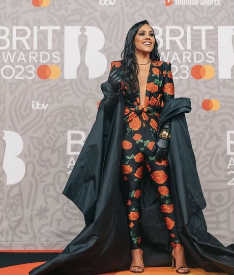 巨乳とお尻のOnlyFans トップ 写真