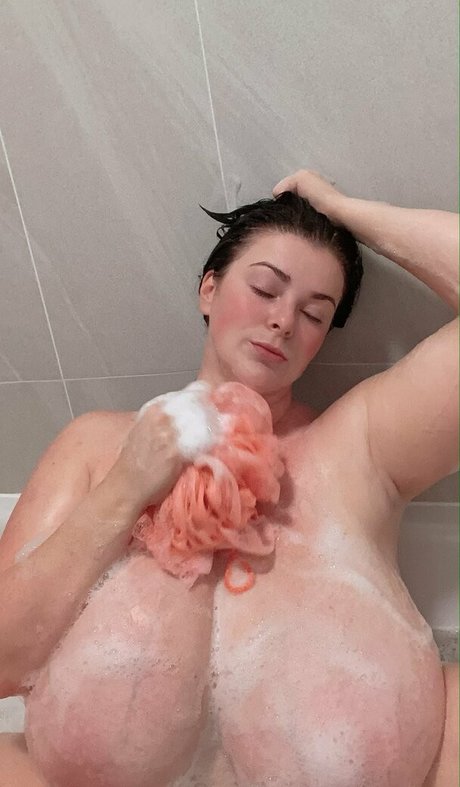 karlajames ヌード女優 画像