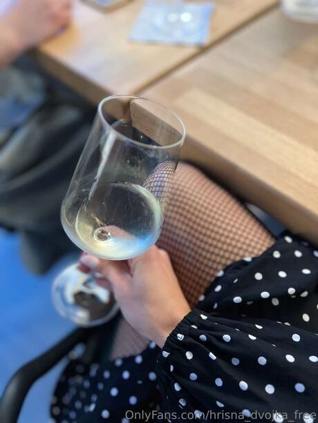 Hrisna Dvojka Free セクシーモデル 写真