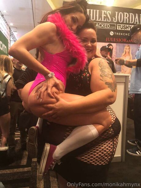 Monikamynx69 ポルノスター セックス 写真