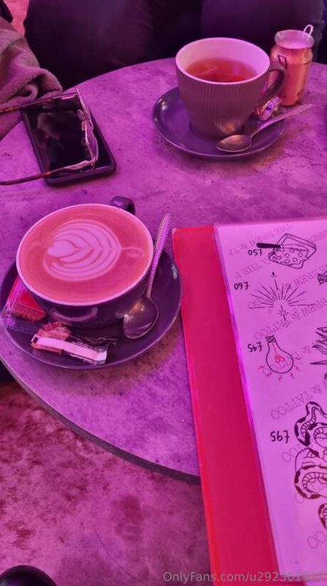 U292301927 スター ヌード ギャラリー