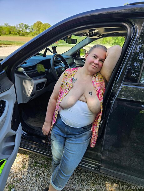 巨乳とお尻のOnlyFans アートポルノ 写真