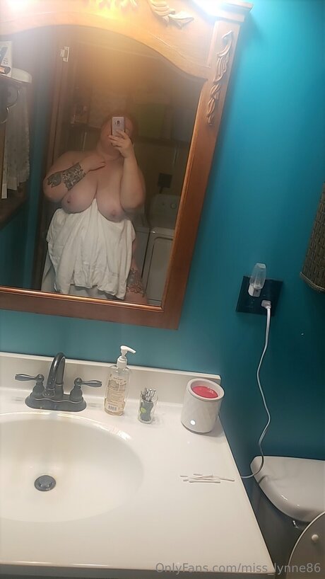 美しい足 OnlyFans ポルノグラフィック アーカイブ