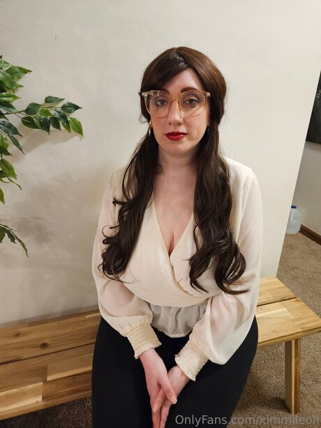 Kimmileon エロティックなモデル 画像