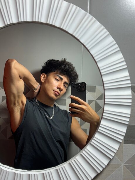 Lucaambrose 無料モデル 写真