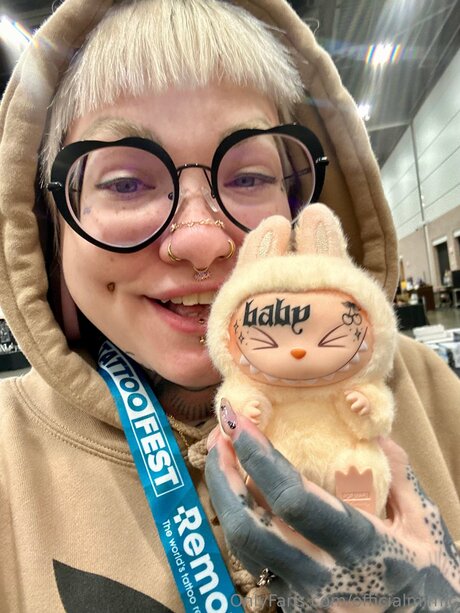 Officialmimic ポルノスター セクシー 写真