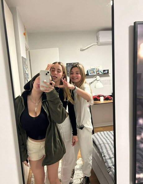 Pelegsaar 無料女優 写真