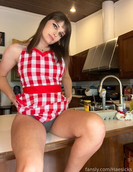 水中オンリーファン エロチック 写真