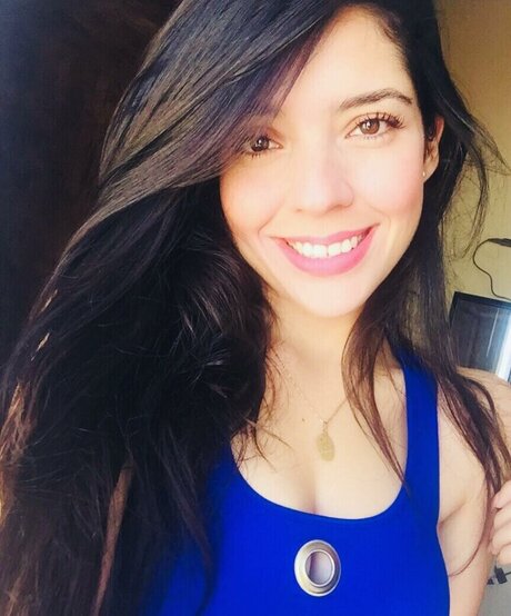 セクシーな足 OnlyFans アート裸 ギャラリー