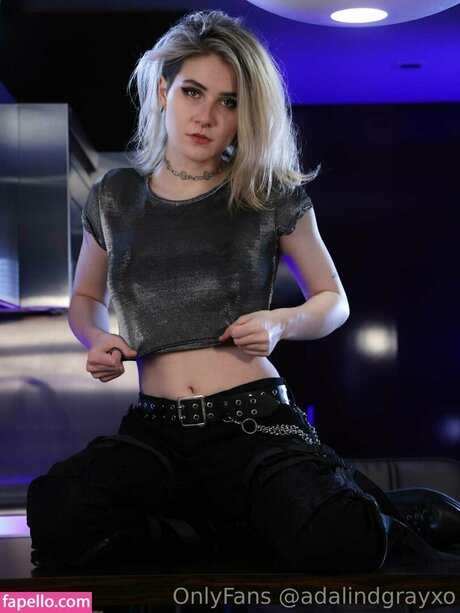 Adalind Gray ヌード女優 写真