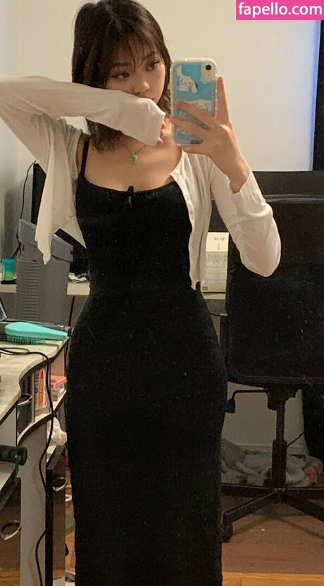 ursungirl ポルノモデル 写真