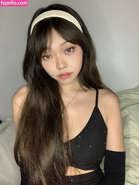 ursungirl ポルノモデル 写真