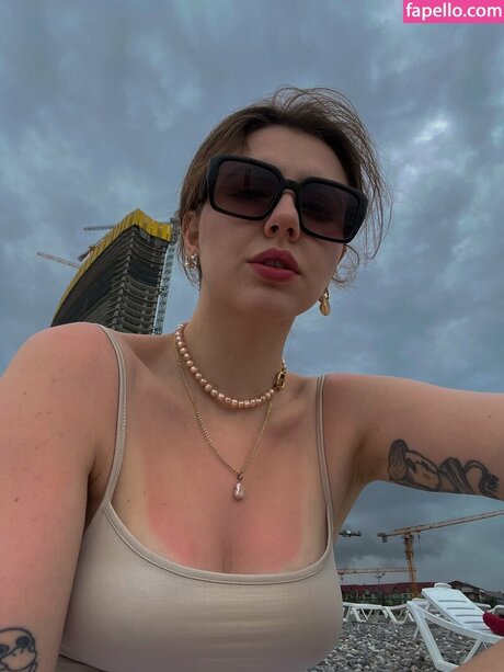 lunese me ポルノスター ヌード 写真