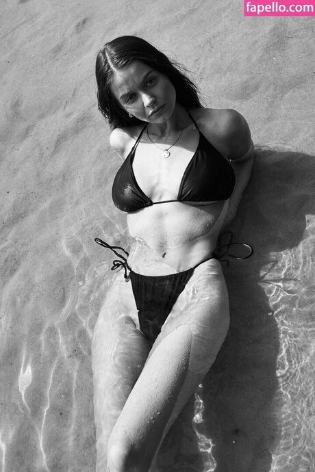 Chloe Campbell ヌード女優 画像