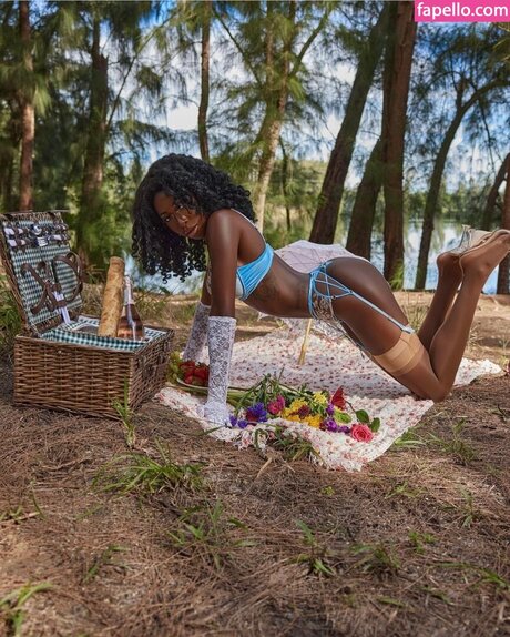 Jordanne Deveaux ポルノ女優 写真