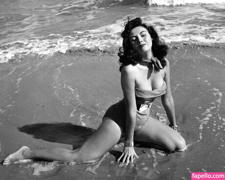 金髪の小柄なOnlyFans アートポルノ アーカイブ