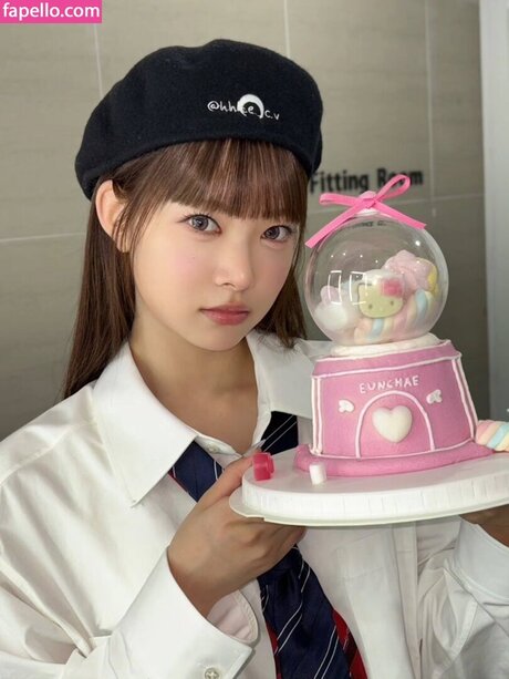 女子高生OnlyFans 美しいヌード 画像