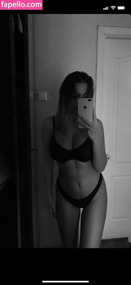 刑務所のOnlyFans ホット裸 写真